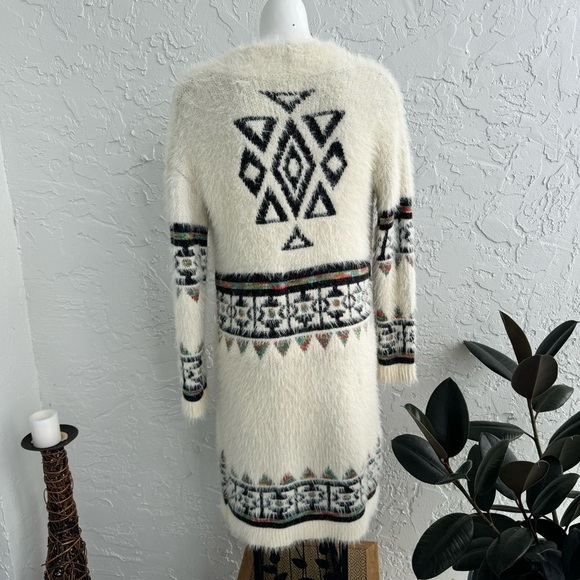 Anthropology My Michelle fuzzy long Aztec print boho long cardigan, size M - Picture 14 of 16